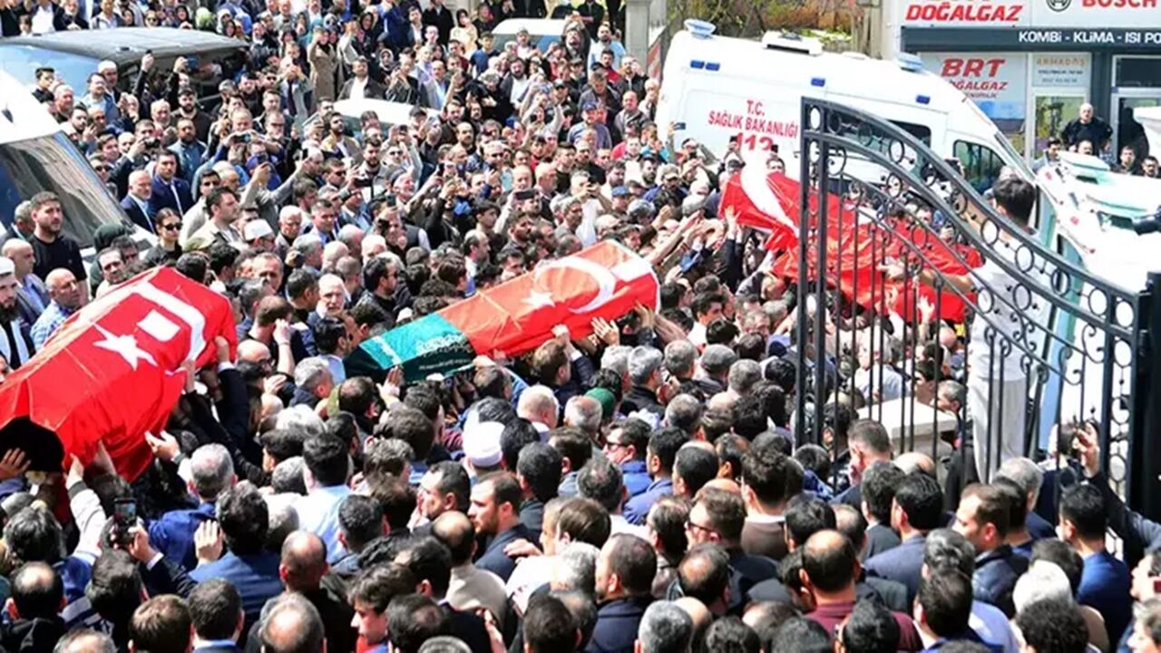 Cenaze Namazı Öğrenciler (1)