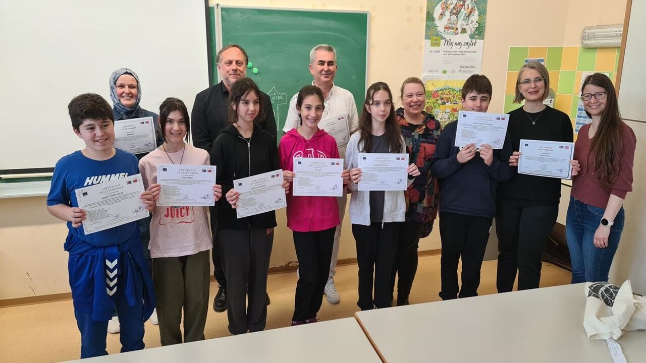 Erasmus Slovanya (4)