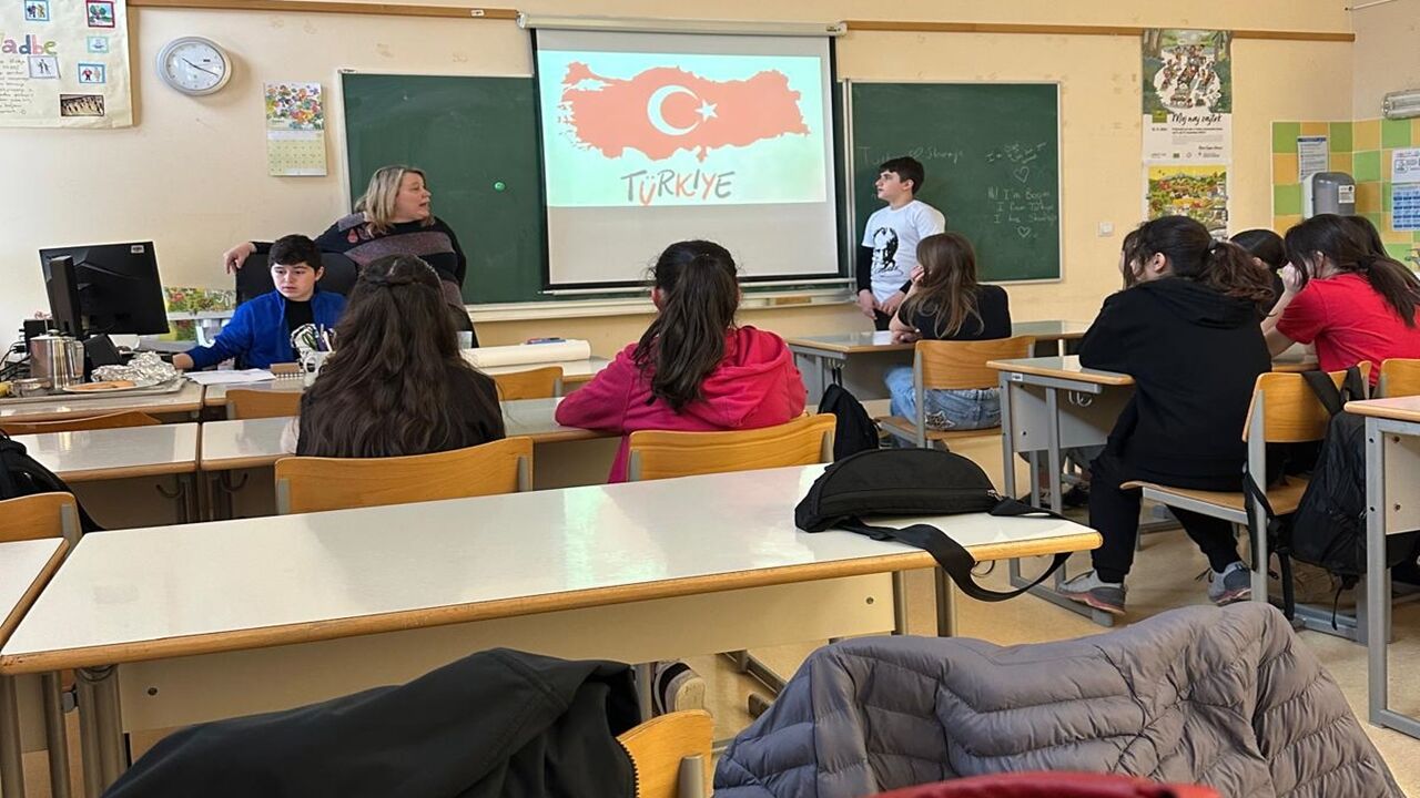 Erasmus Slovanya (6)