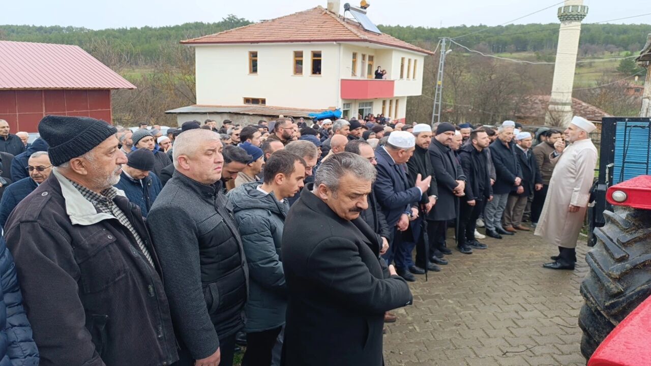 Ercan Şahanoğlu Toprağa Verildi (3)