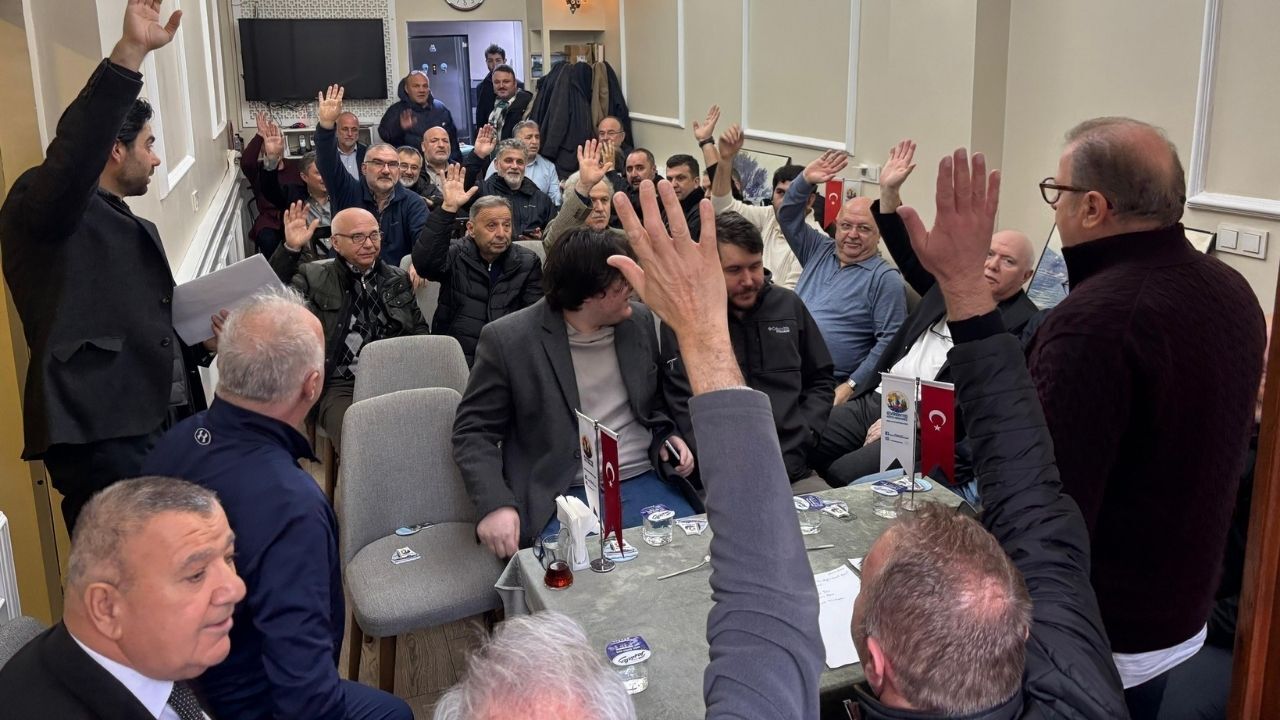 Evrenye Köyü Derneği’nde Görev Değişimi Yeni Yönetim Belli Oldu (4)