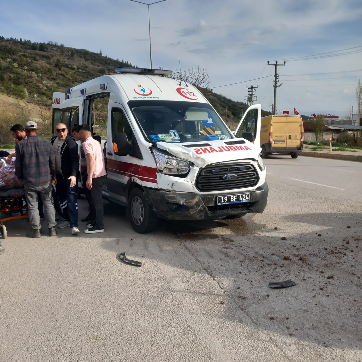 Feci Kaza! Ambulans Ile Traktör Çarpıştı 1 Yaralı Var! 123