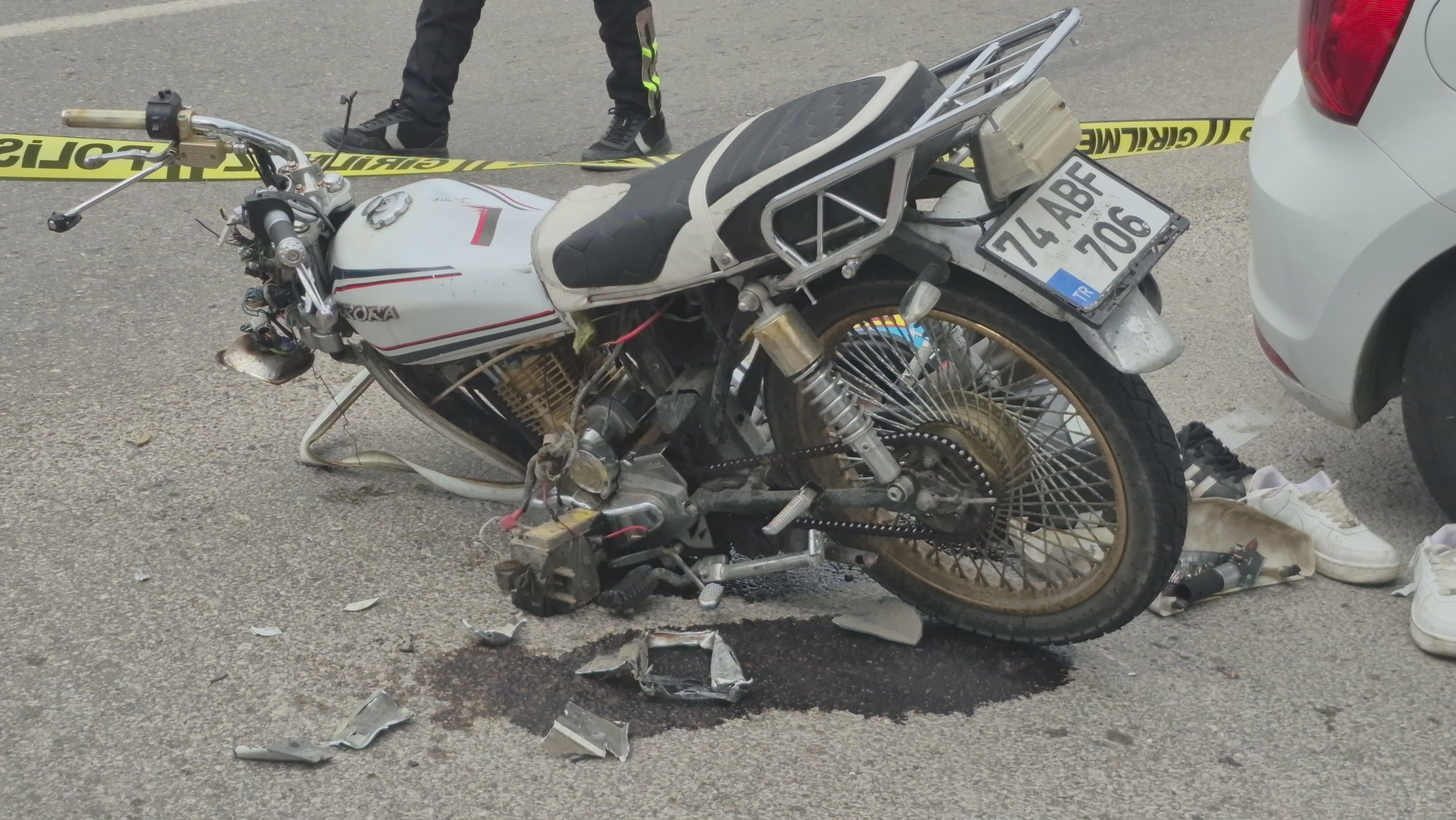 Feci Kaza! Hastane Yolunda Çarpıştılar 3 Kişi Ağır Yaralandı! 44