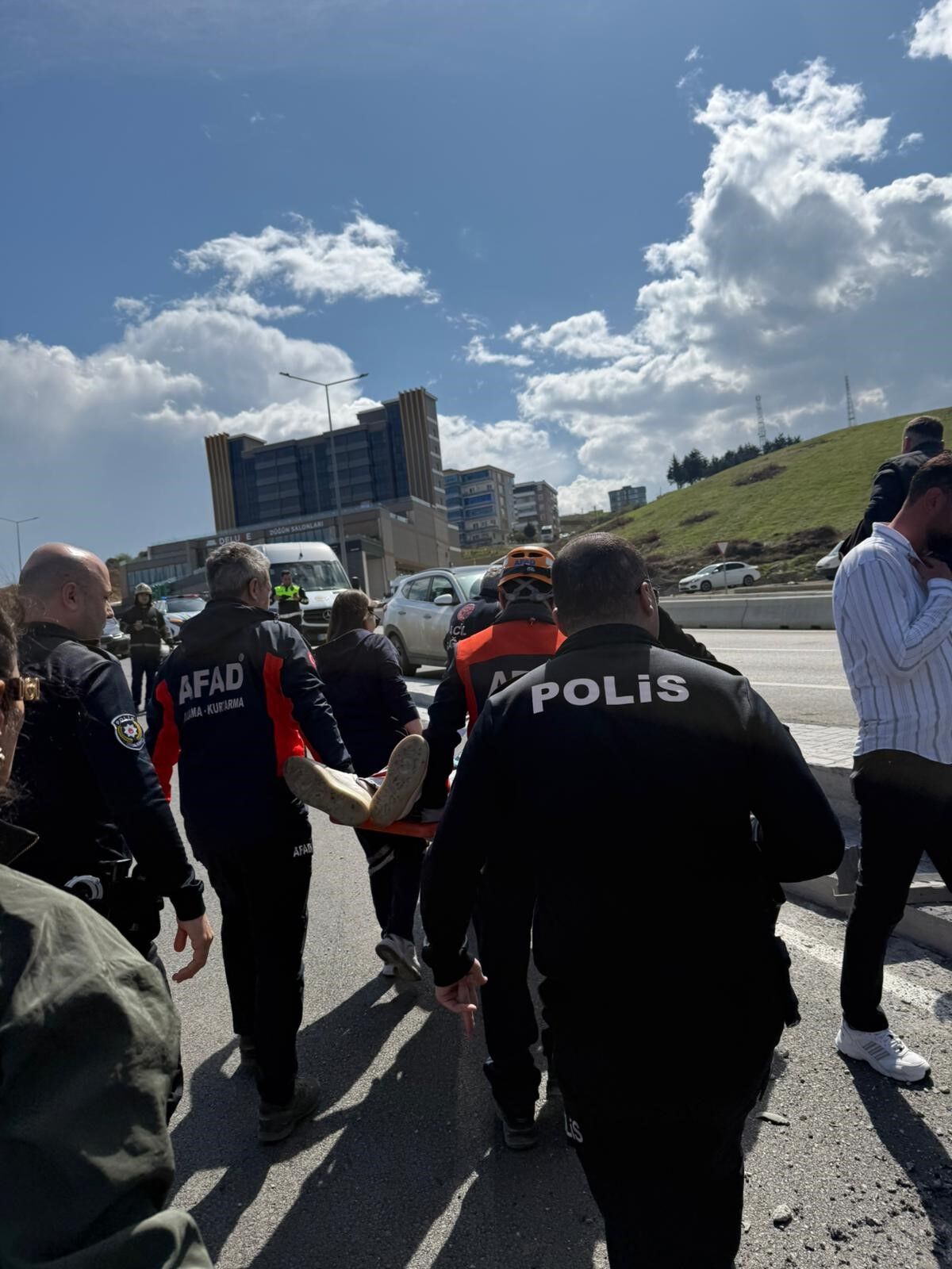 Feci Kaza! Minibüs Devrildi 1 Kişi Yaralandı! 4