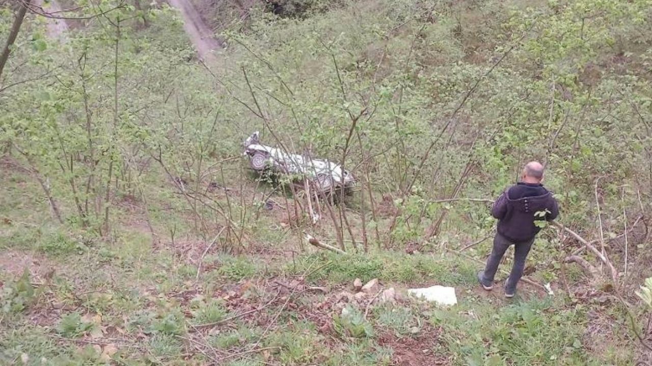 Fındık Bahçesine Yuvarlanan Otomobil Can Aldı (3)