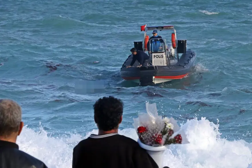 Fırtınada Denize Giren Genç Hayatını Kaybetti