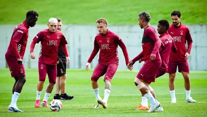 Galatasaray’ın Göztepe Maçı Öncesi Kamp Kadrosu Açıklandı