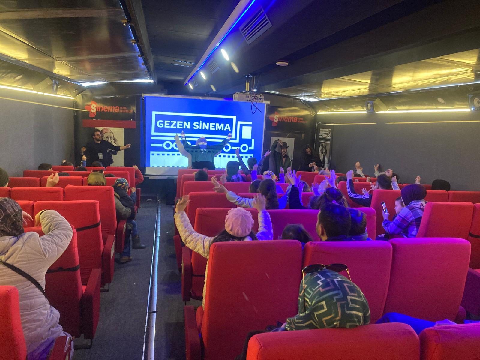 Gezen Sinema Tırı İnebolu’da Öğrencilerle Buluştu2