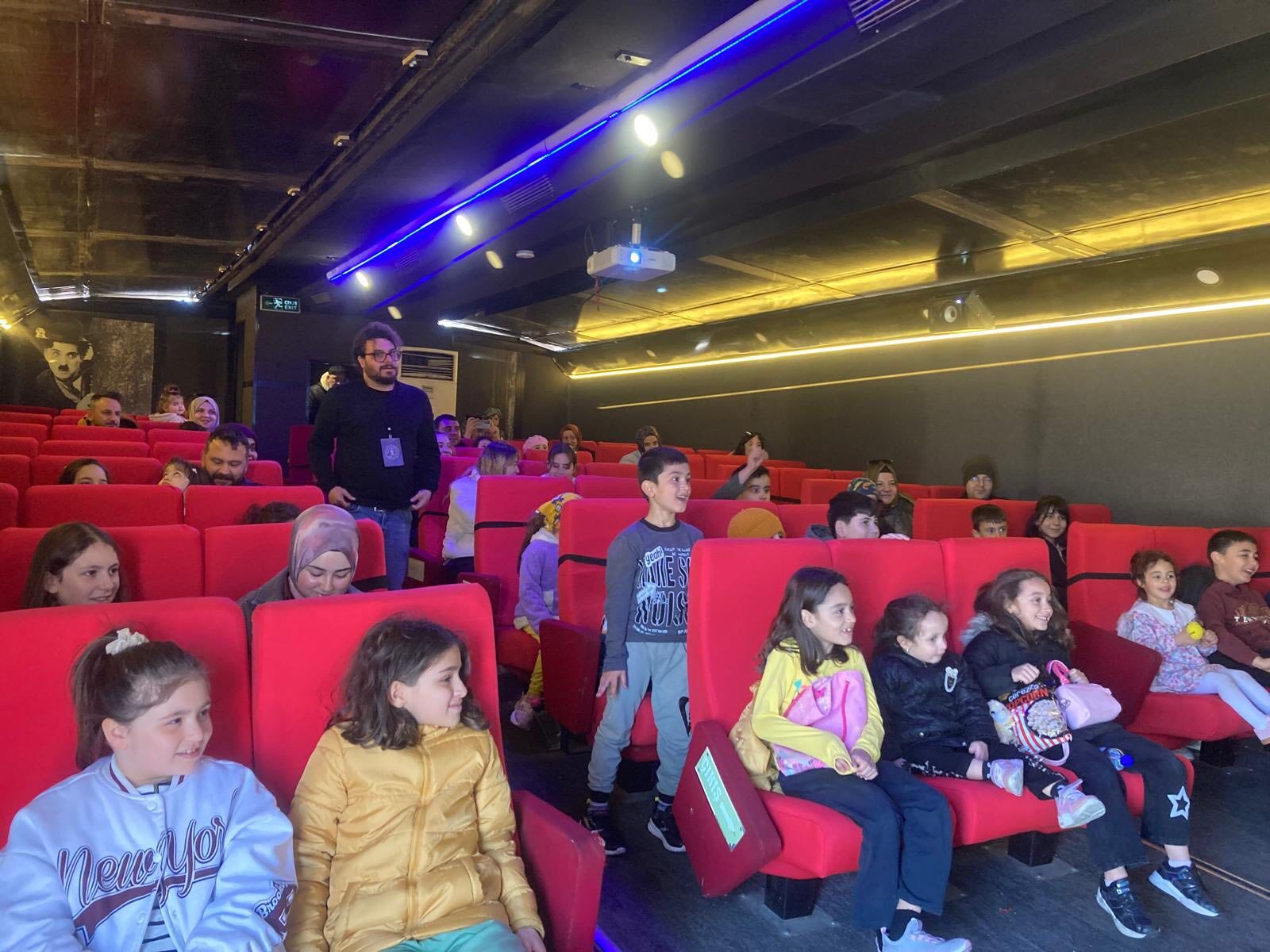 Gezen Sinema Tırı İnebolu’da Öğrencilerle Buluştu3