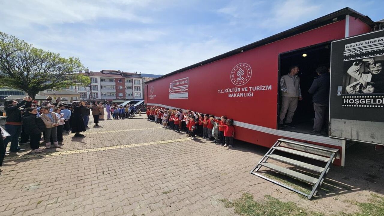 Hanönü Sinema Tırı Ilçede (5)