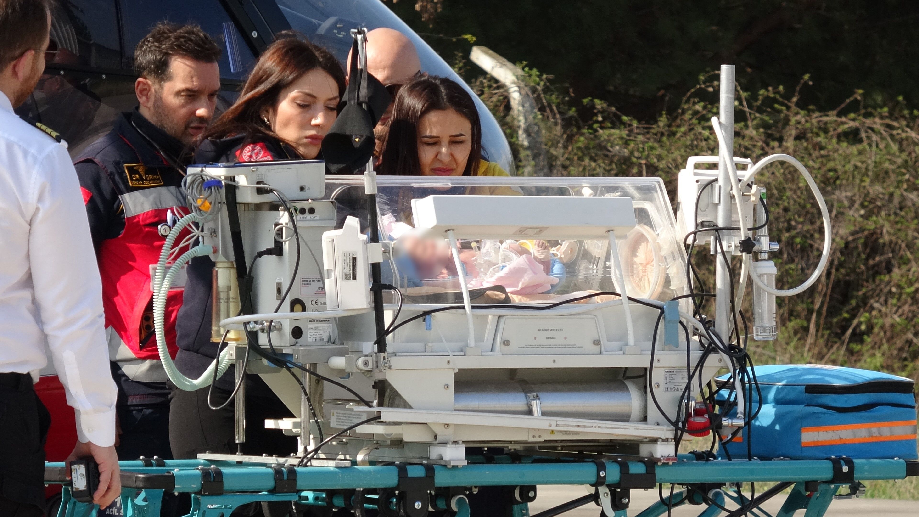 Helikopter Yeni Doğan Bebek Için Zamanla Yarıştı2