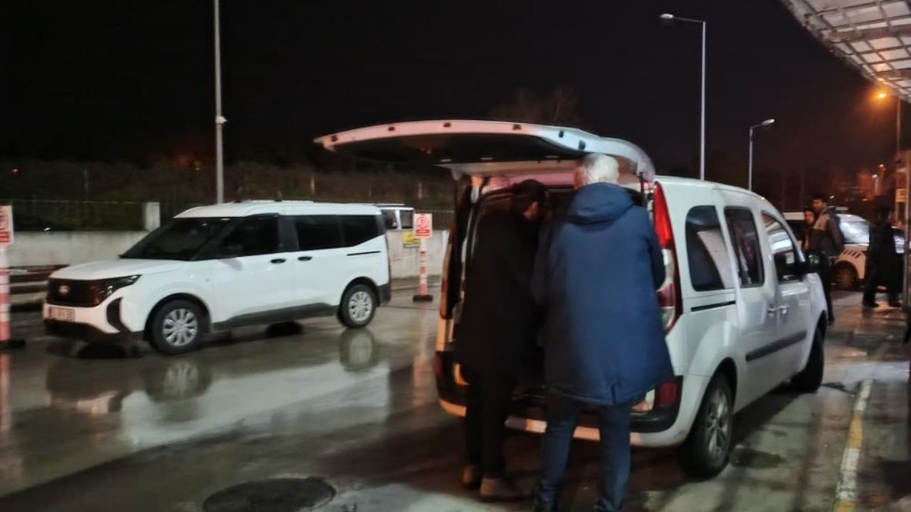 Husumetli Grupların Kavgası Kanlı Bitti 3 Kişi Yaralandı (3)