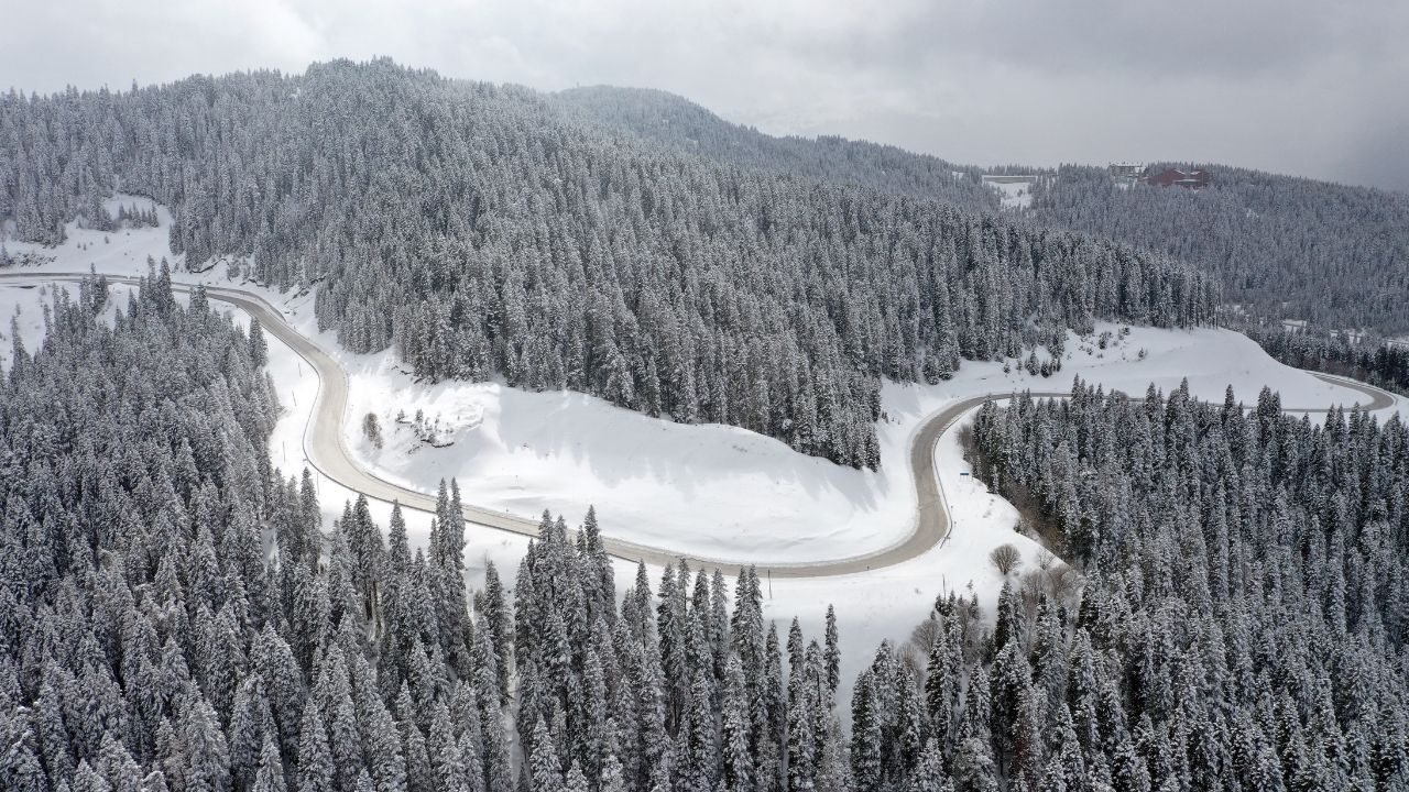 Ilgaz Dağı’nda Baharı Unutturan Kar Manzarası Drone Ile Görüntülendi (6)