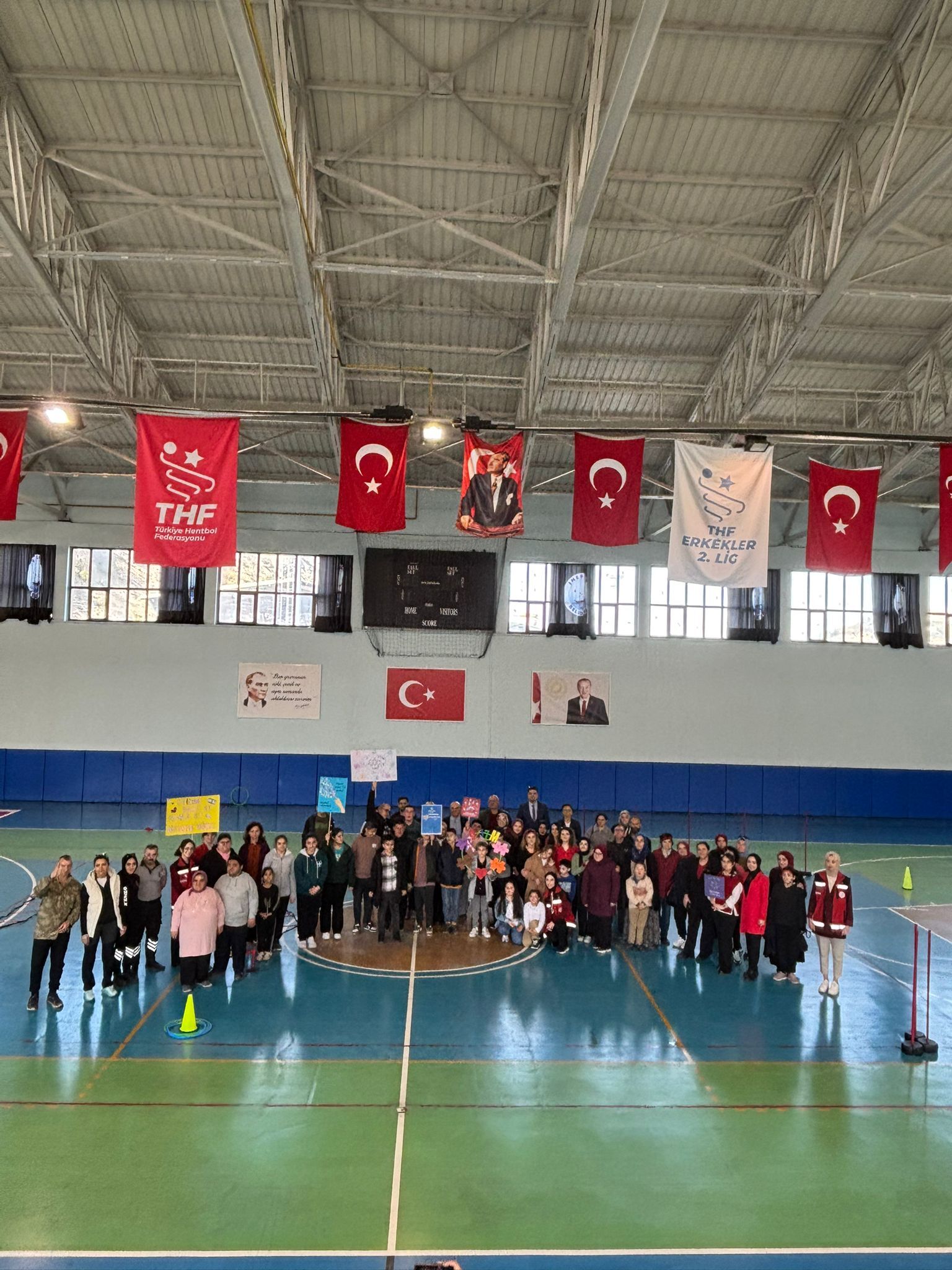 İnebolu’da Otizme Destek Için Anlamlı Yürüyüş Düzenlendi