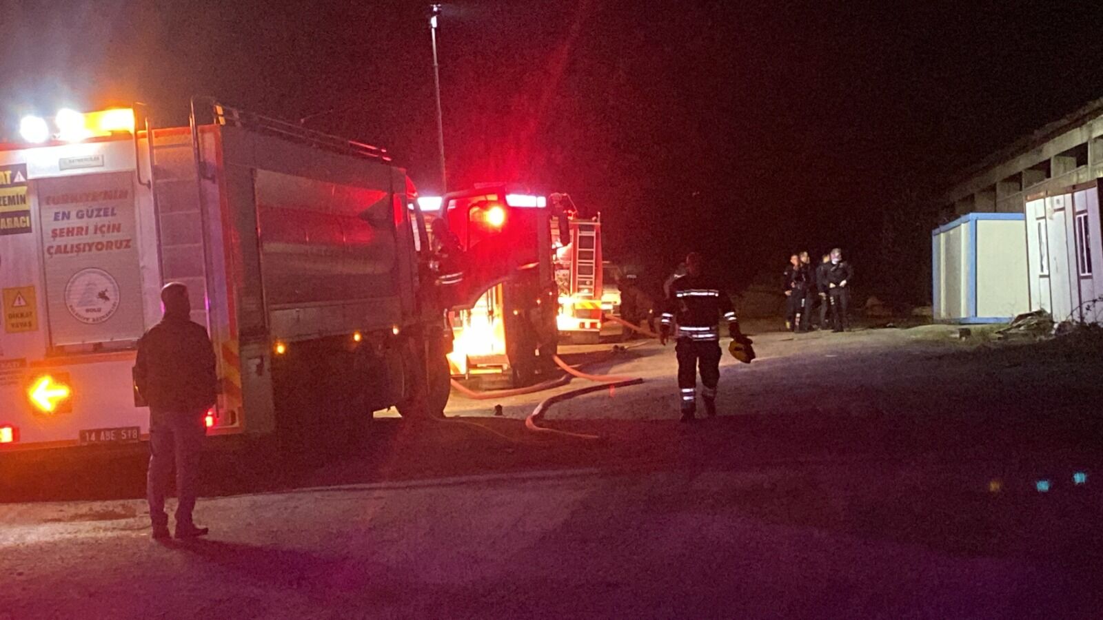 İnşaat Deposunda Korkutan Yangın! 22