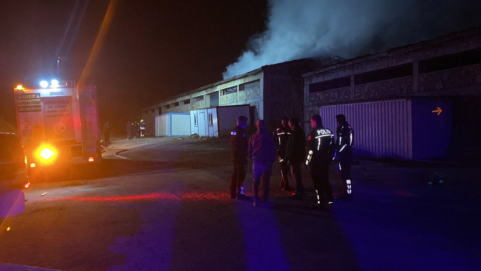 İnşaat Deposunda Korkutan Yangın! 6