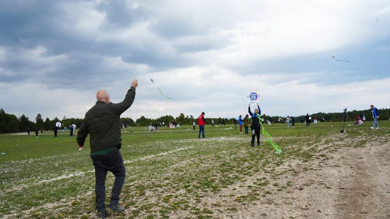 Kastamon Da Polis Ve Çocuklar Uçurtma Uçurdu (5)