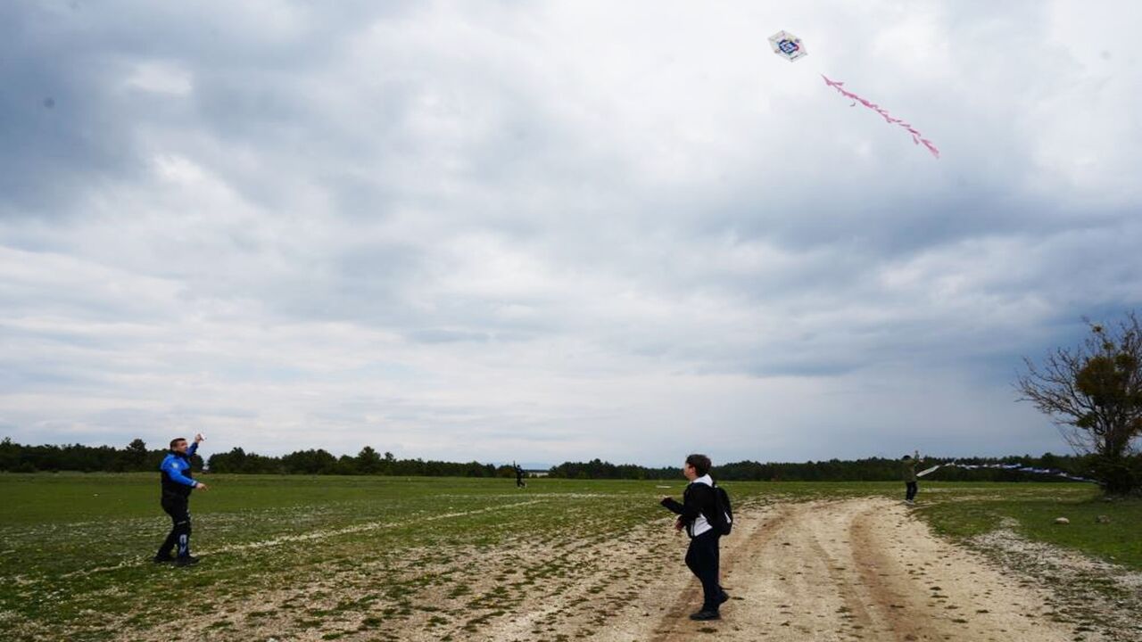 Kastamon Da Polis Ve Çocuklar Uçurtma Uçurdu (6)