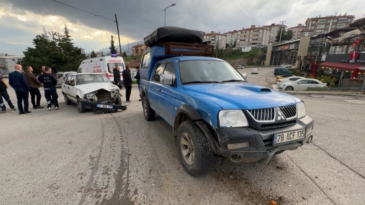 Kastamonu Karabük Kaza Otomobil (1)