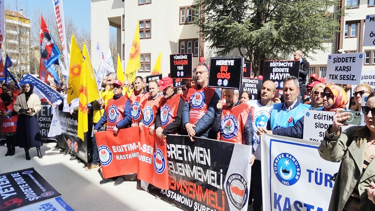 Kastamonu Milli Eğitim Önünde Eylem (2)