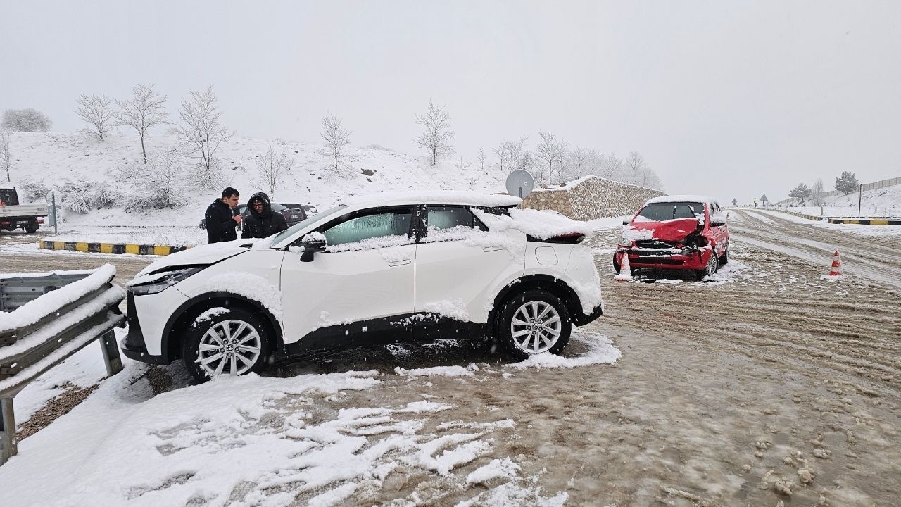 Kastamonu’da 10 Araç Birbirine Girdi Başkan Ergin’in Makam Aracı Da Kazaya Karıştı (2)