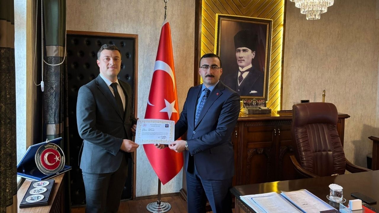 Kastamonu’da Anlamlı Veda Kaymakamdan Iki Isme Başarı Belgesi (2)