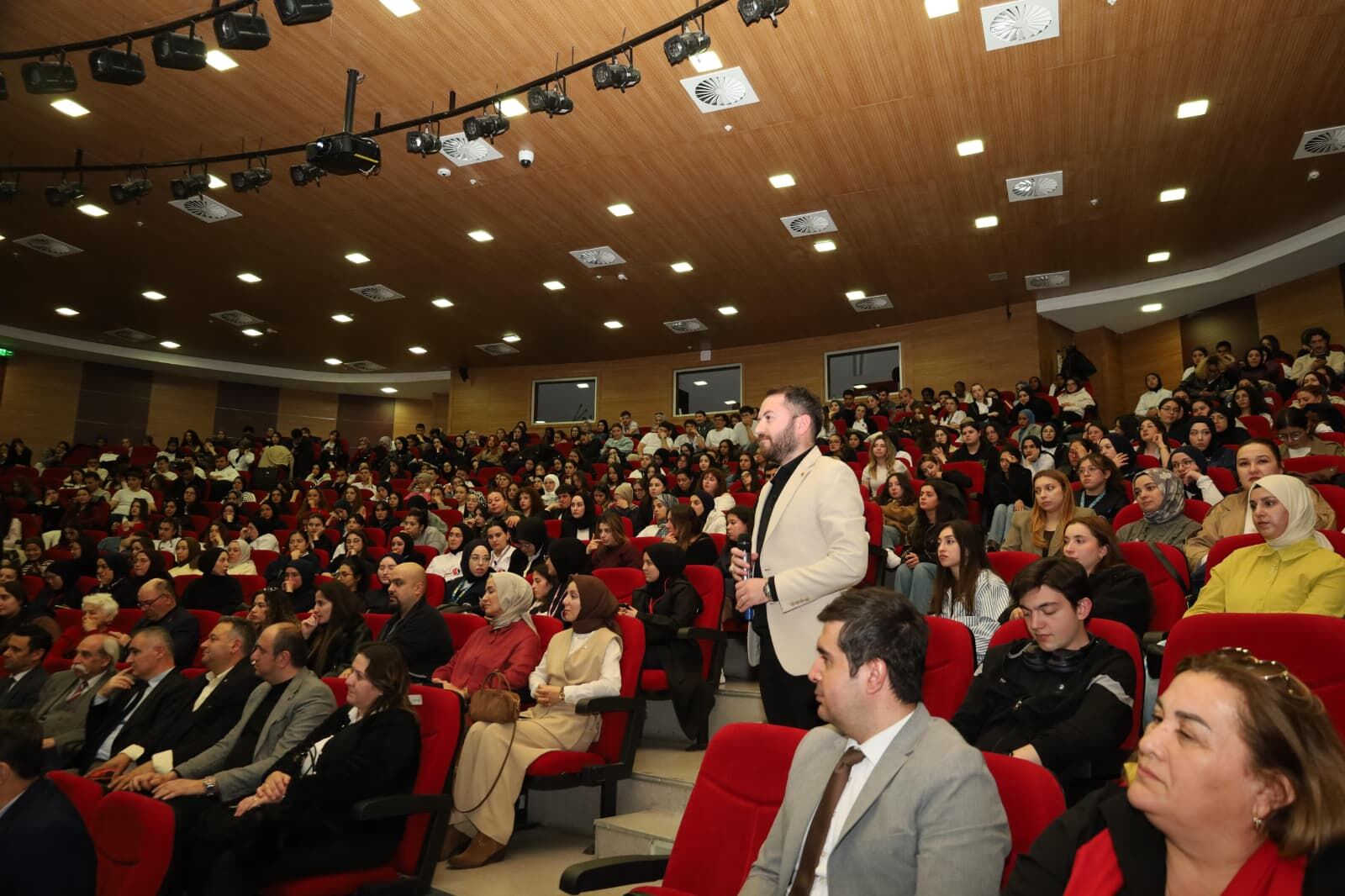 Kastamonu'da Bağımlılıkla Mücadele Seminerine Yoğun Ilgi! 13