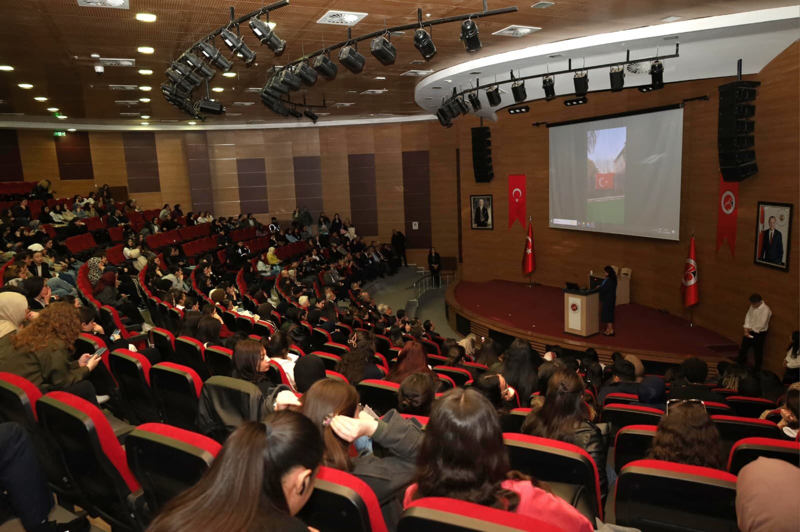 Kastamonu'da Bağımlılıkla Mücadele Seminerine Yoğun Ilgi! 18