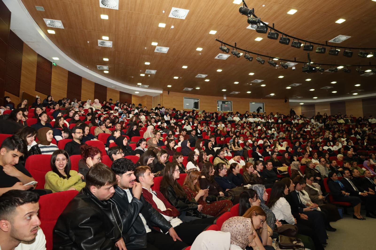 Kastamonu'da Bağımlılıkla Mücadele Seminerine Yoğun Ilgi! 22