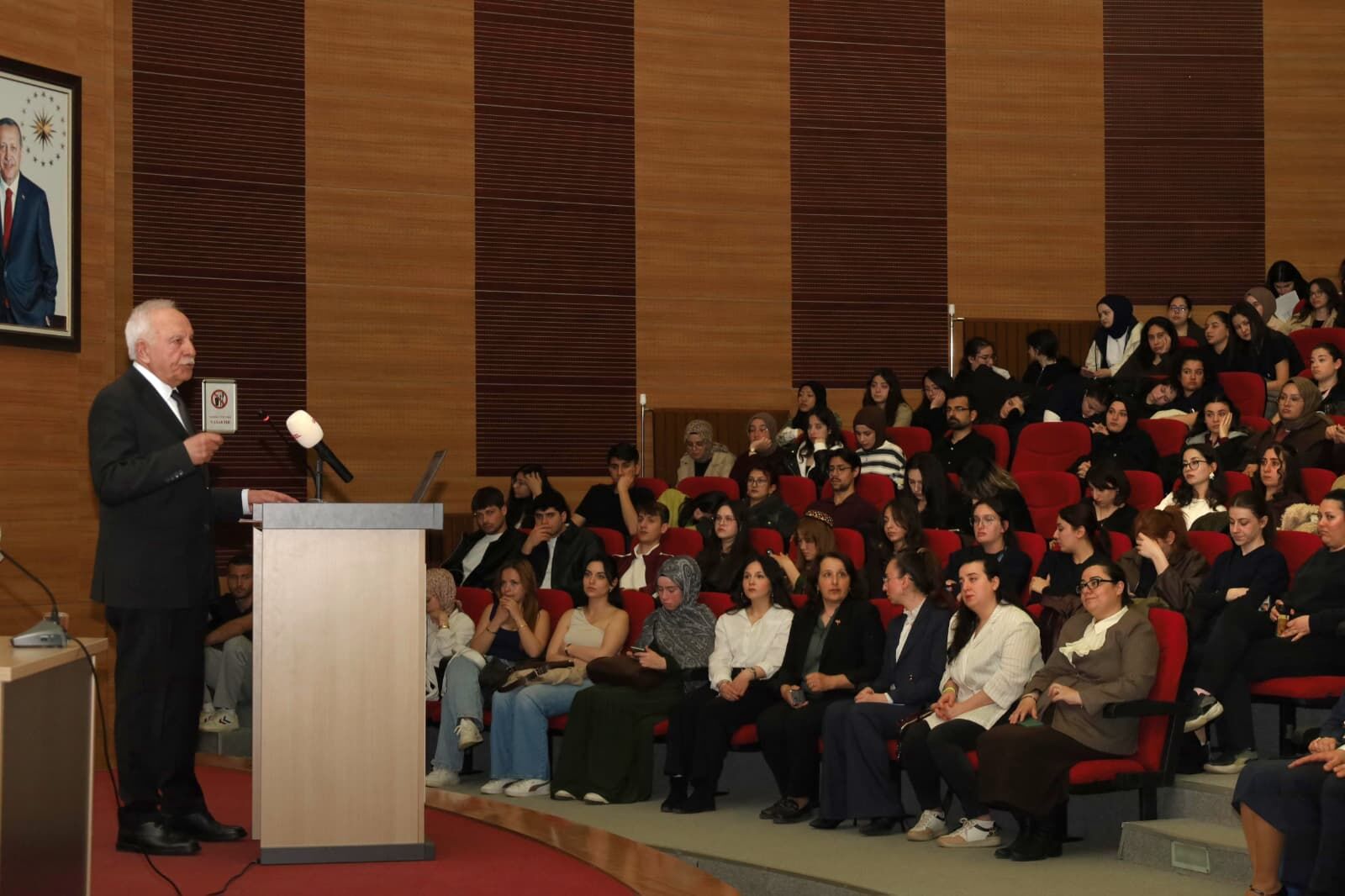 Kastamonu'da Bağımlılıkla Mücadele Seminerine Yoğun Ilgi! 23