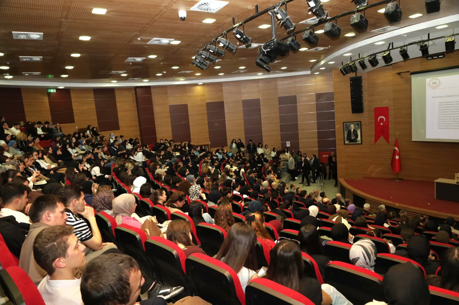 Kastamonu'da Bağımlılıkla Mücadele Seminerine Yoğun Ilgi! 24