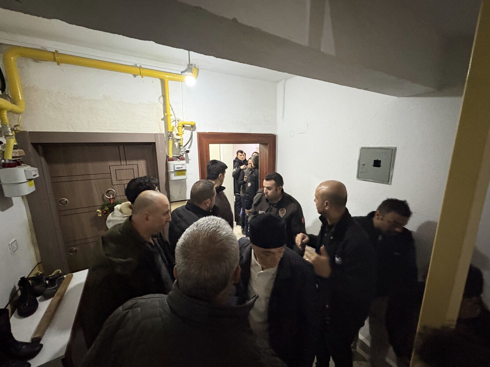 Kastamonu'da Çatıdan Aşağı Düşen Vatandaş Hayatını Kaybetti 8