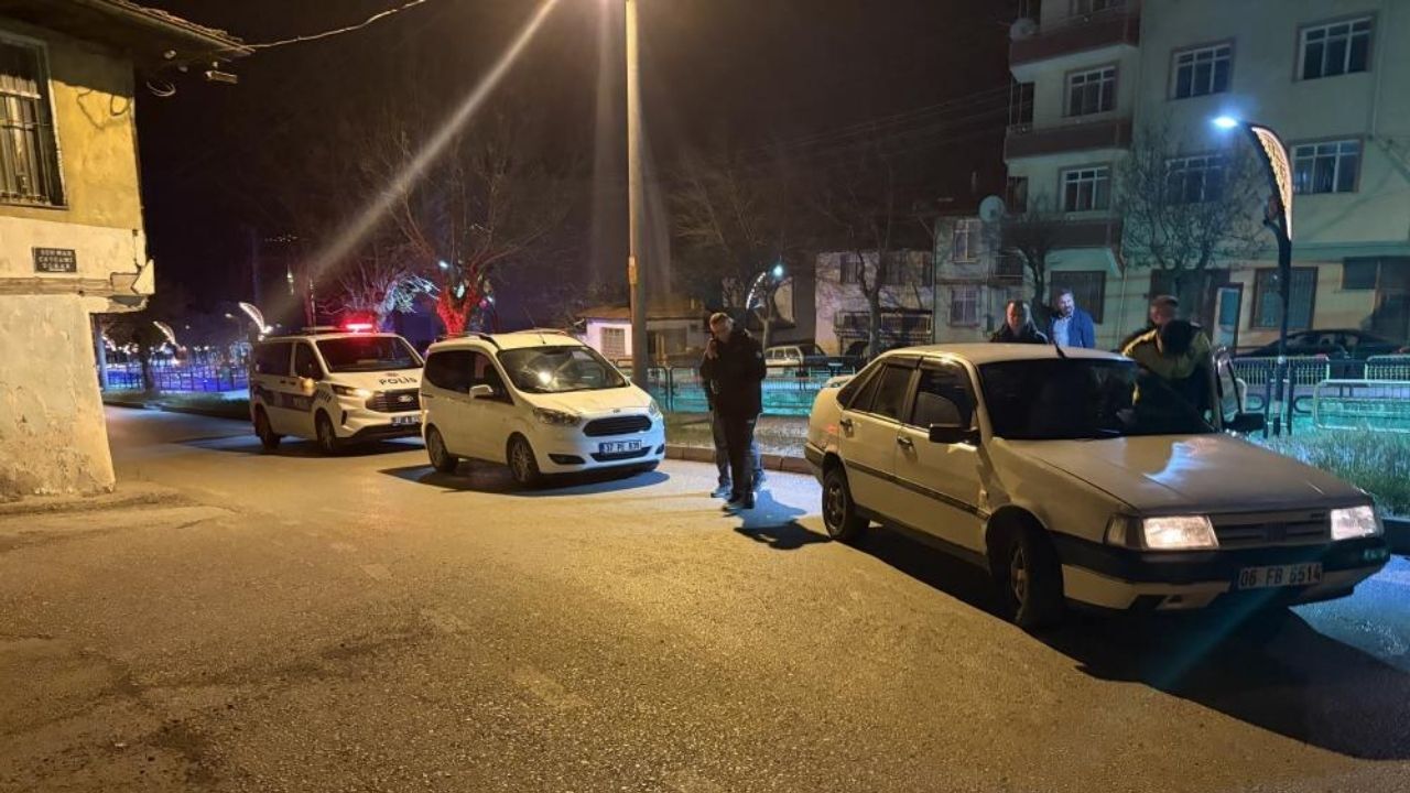 Kastamonu'da Dehşet Anları Babayı Darp Eden Şahıslar Aracı Bırakıp Kaçtı (2)