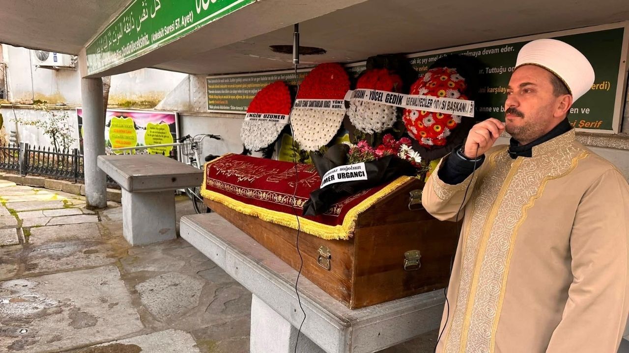 Kastamonu'da Eski Oda Başkanı Dualarla Son Yolculuğuna Uğurlandı (2)