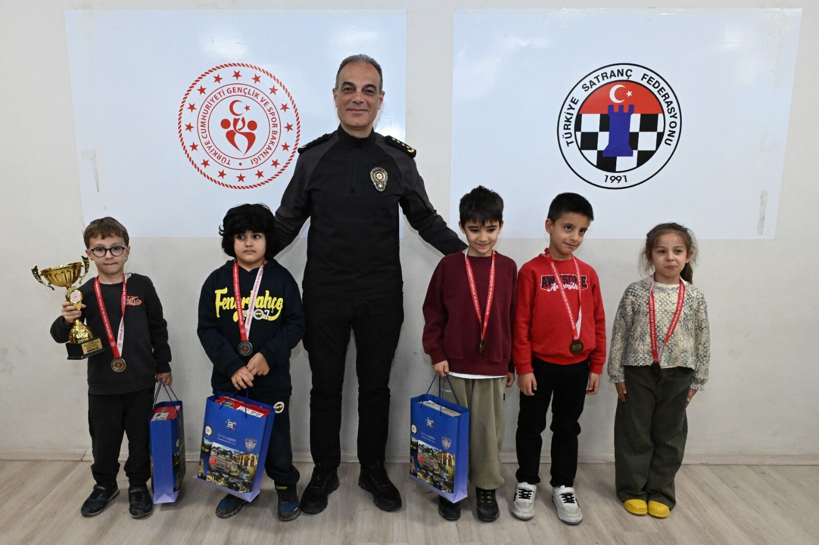 Kastamonu'da “Hayata Renk Verelim” Projesiyle Gençler Satrançta Buluştu