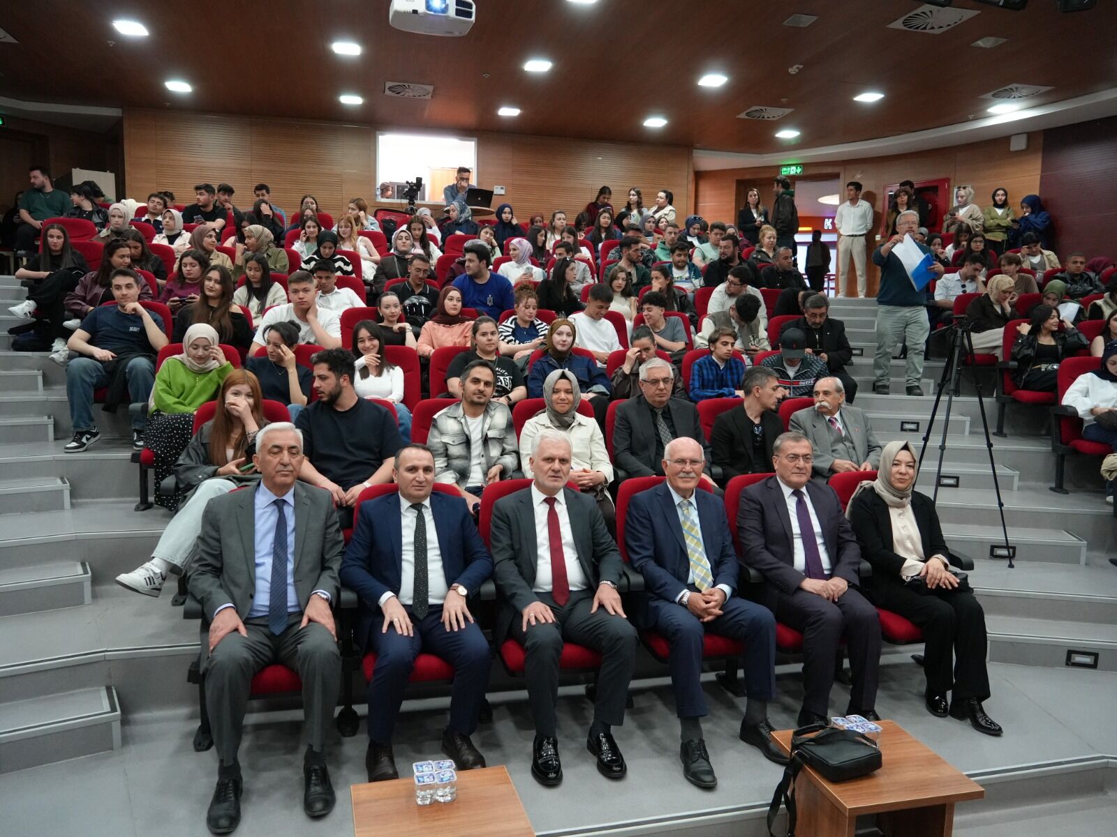 Kastamonu'da Konuştu 'Avrupalılar, Müslümanların Tercüme Ettikleri Kitaplara Isimlerini Yazmışlar' 12