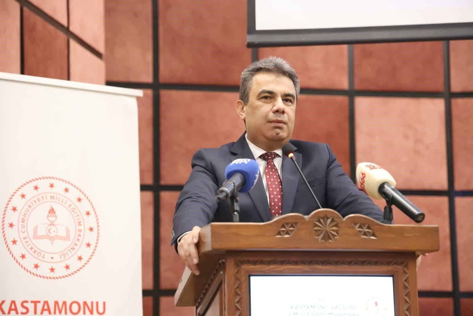 Kastamonu'da Konuştu 'Çocukların Karakteri Toplumda Şekilleniyor' 12