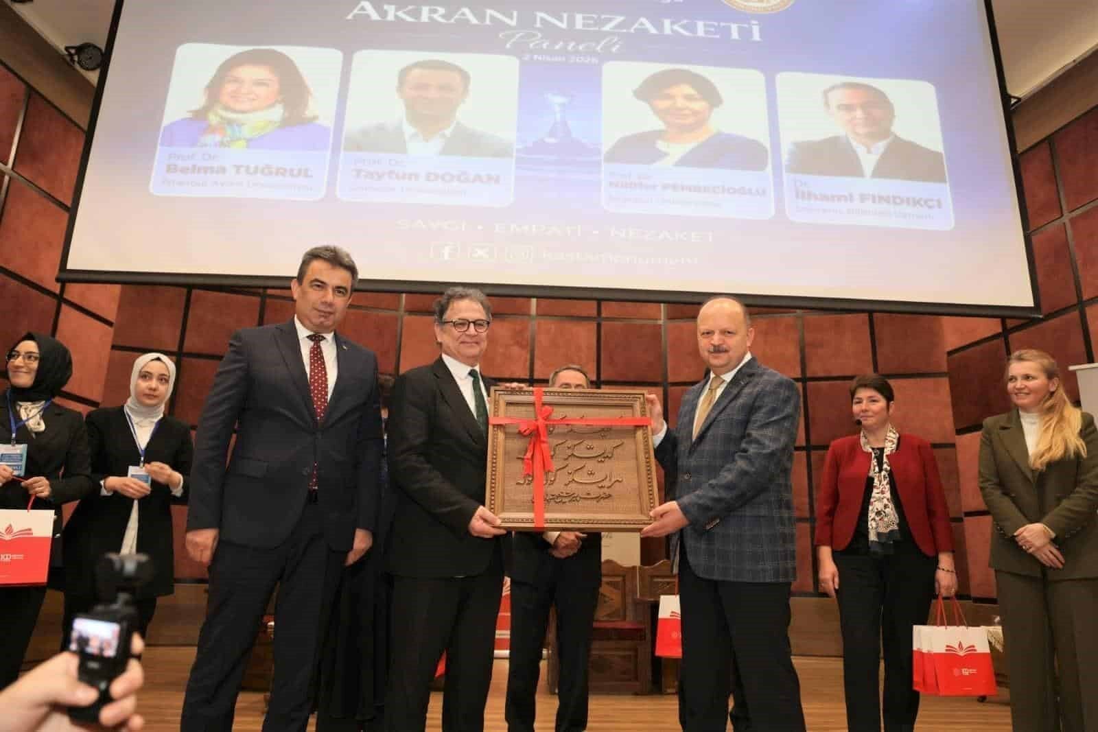 Kastamonu'da Konuştu 'Çocukların Karakteri Toplumda Şekilleniyor' 2