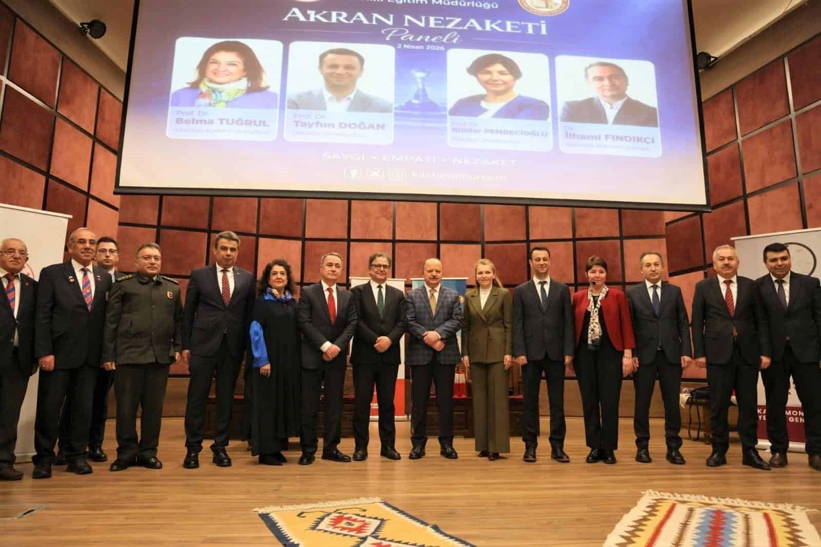 Kastamonu'da Konuştu 'Çocukların Karakteri Toplumda Şekilleniyor' 3