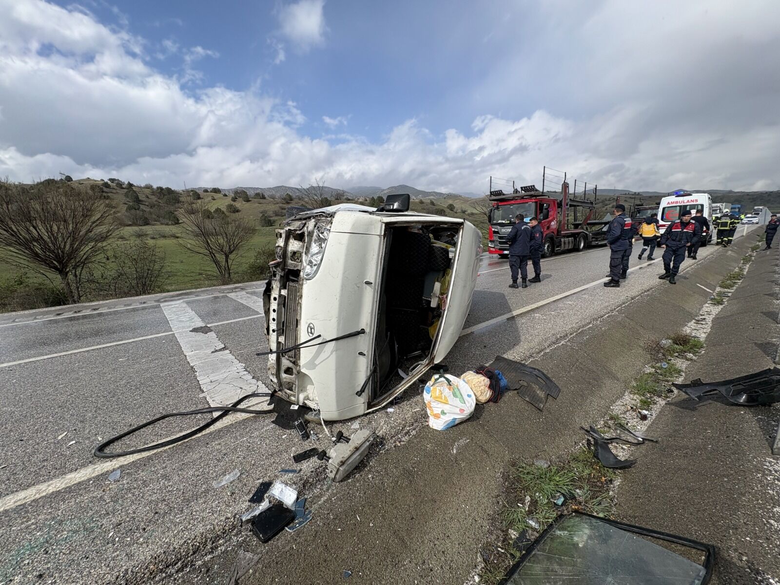 Kastamonu'da Minibüs Devrildi 1 Kişi Yaralandı 8