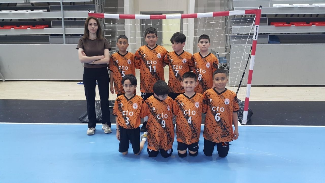 Kastamonu’da Miniklerin Hentbol Heyecanı Kupayla Taçlandı (7)