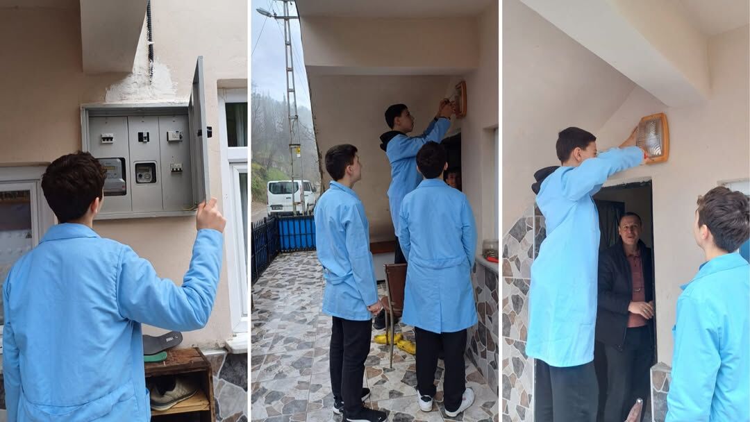 Kastamonu'da Öğrenciler Ailelerin Evlerini Yeniliyor 12