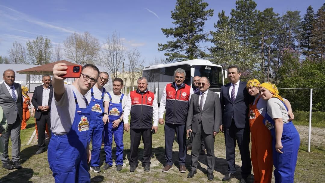 Kastamonu'da 'Özel Yürekler' Toprağa Umut Ekti 18