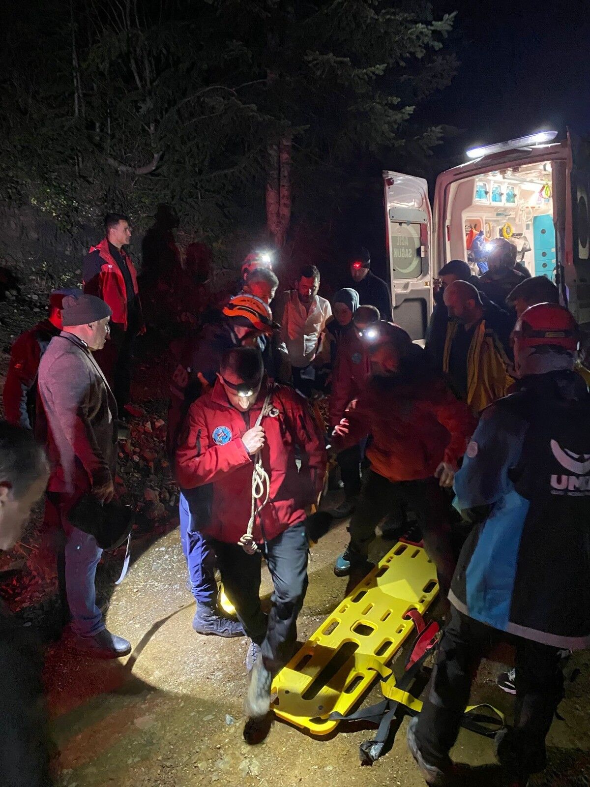 Kastamonu'da Uçurumdan Düşen Genç Için Ekipler Seferber Oldu 88888888