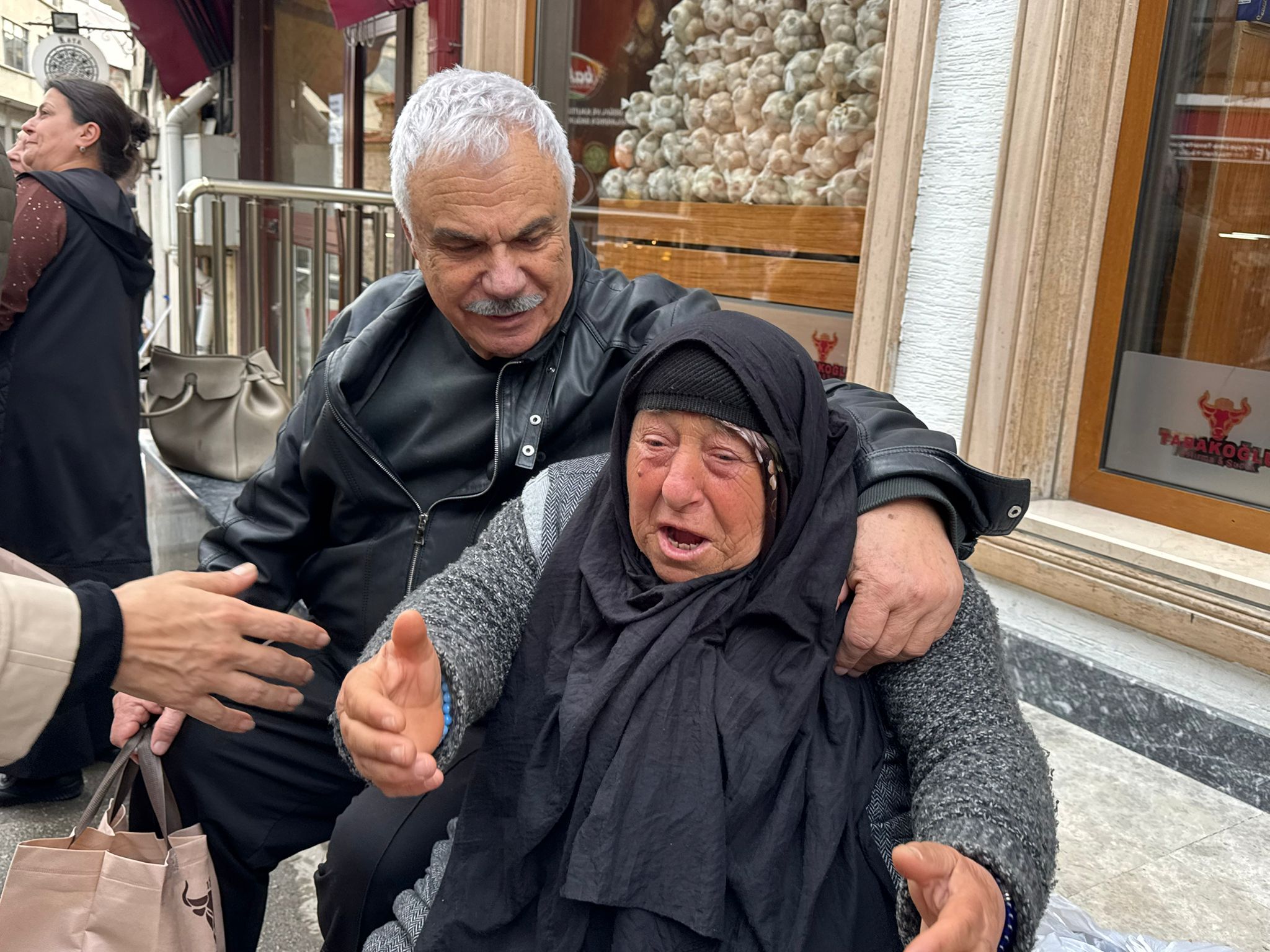 Kastamonu'da Ünlü Oyuncuyla Karşılaştı! Meşhur Duasını Etti 'Aşk' Diyaloğu Kahkahaya Dönüştü! 14