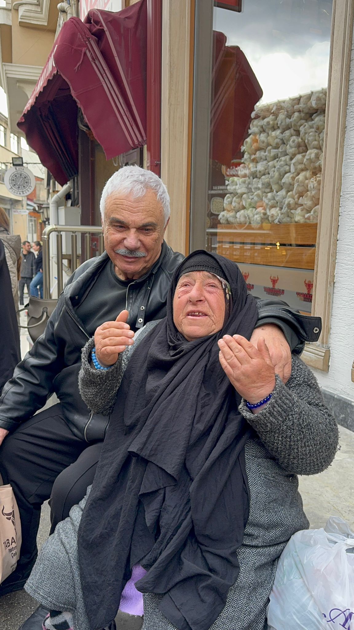 Kastamonu'da Ünlü Oyuncuyla Karşılaştı! Meşhur Duasını Etti 'Aşk' Diyaloğu Kahkahaya Dönüştü! 22