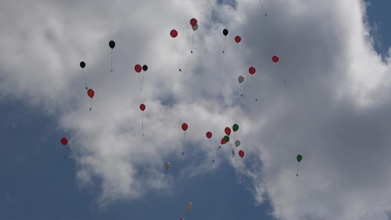 Kastamonu’dan Filistin’e Umut Mesajı Mektuplar Balonlarla Gökyüzüne Bırakıldı (1)