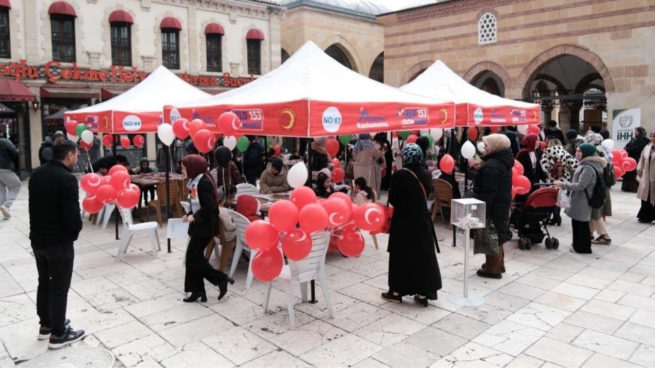 Kastamonu’dan Filistin’e Umut Mesajı Mektuplar Balonlarla Gökyüzüne Bırakıldı (4)