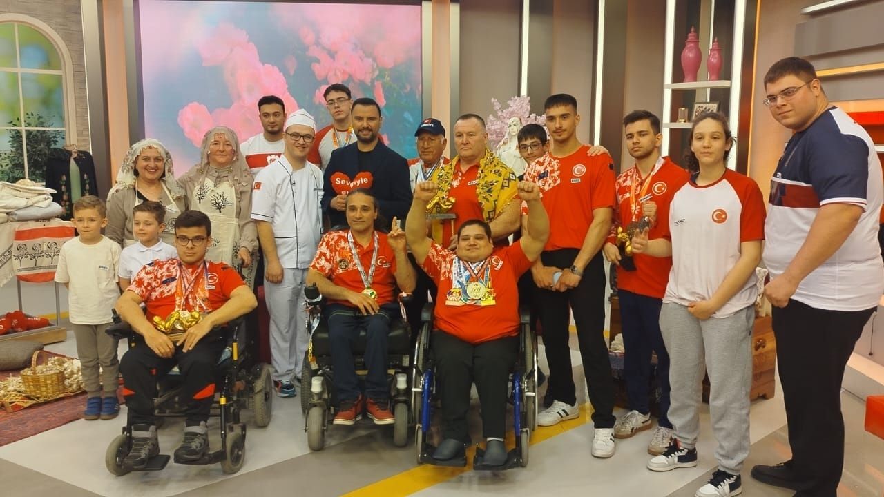 Kastamonulu Kadınlar Trt 1’De Fark Yarattı Devrekani Lezzetleri Türkiye’ye Açıldı (4)