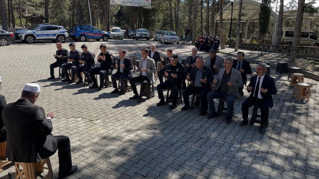 Kastamonulu Şehit Jandarma Er Kabri Başında Dualarla Anıldı (1)